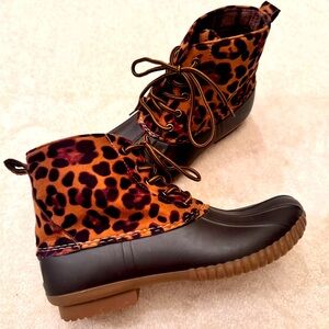 Henry Ferrera Collection Mission-200 Boots Size 9 Leopard Print Faux Leather